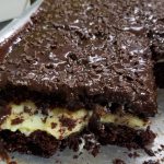 Bolo de chocolate com recheio de Ninho